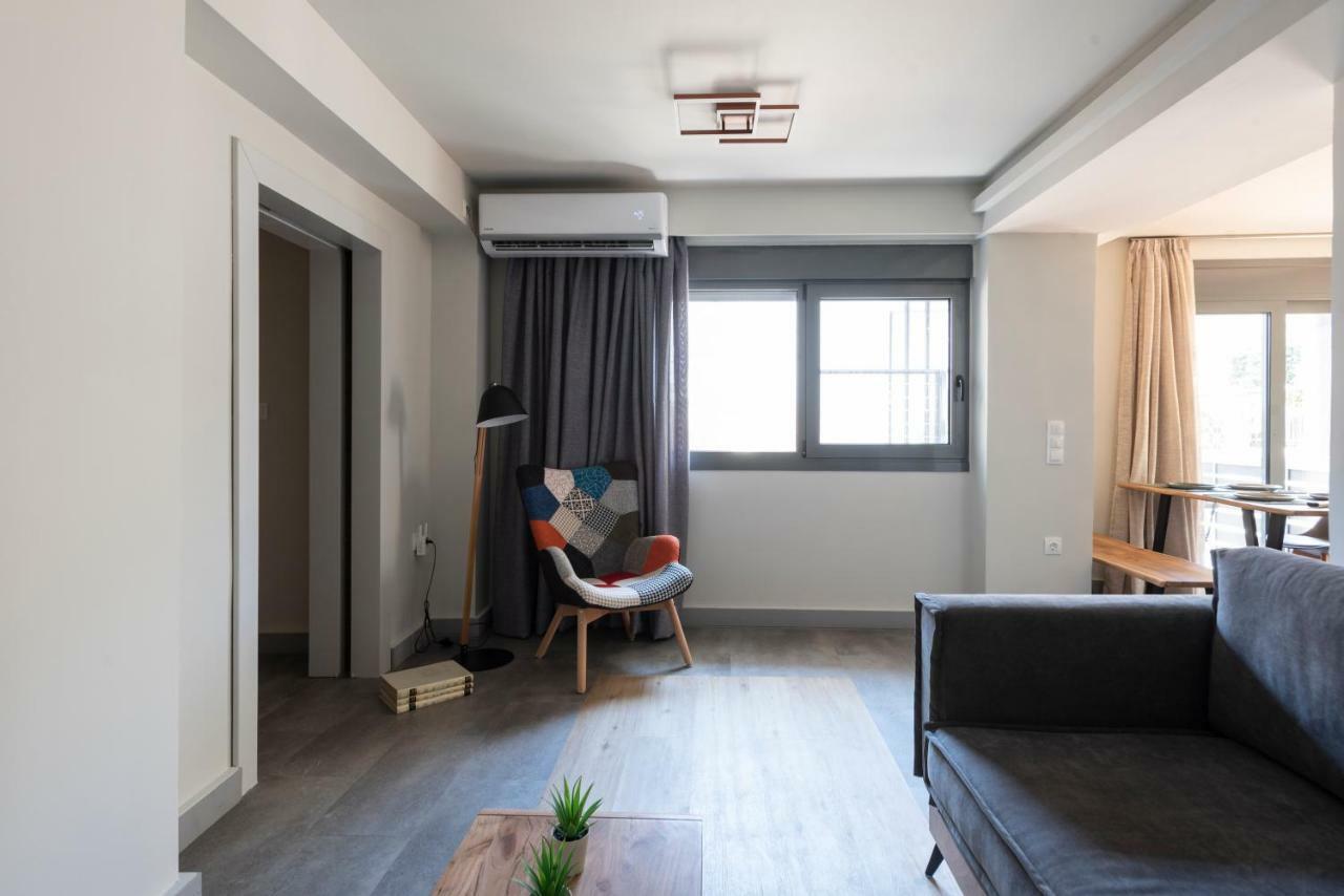 Groundfloor 2Br Apt With Smallyard Near The Heart Of Kalamata Exterior photo