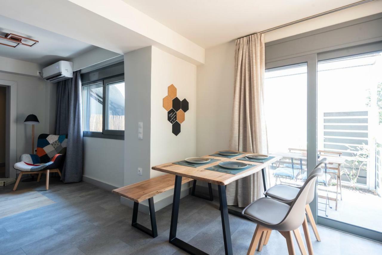 Groundfloor 2Br Apt With Smallyard Near The Heart Of Kalamata Exterior photo