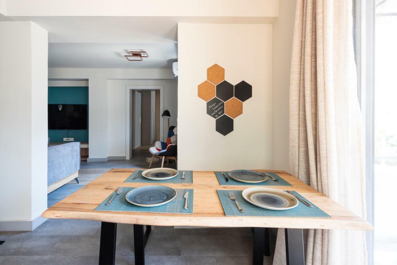 Groundfloor 2Br Apt With Smallyard Near The Heart Of Kalamata Exterior photo