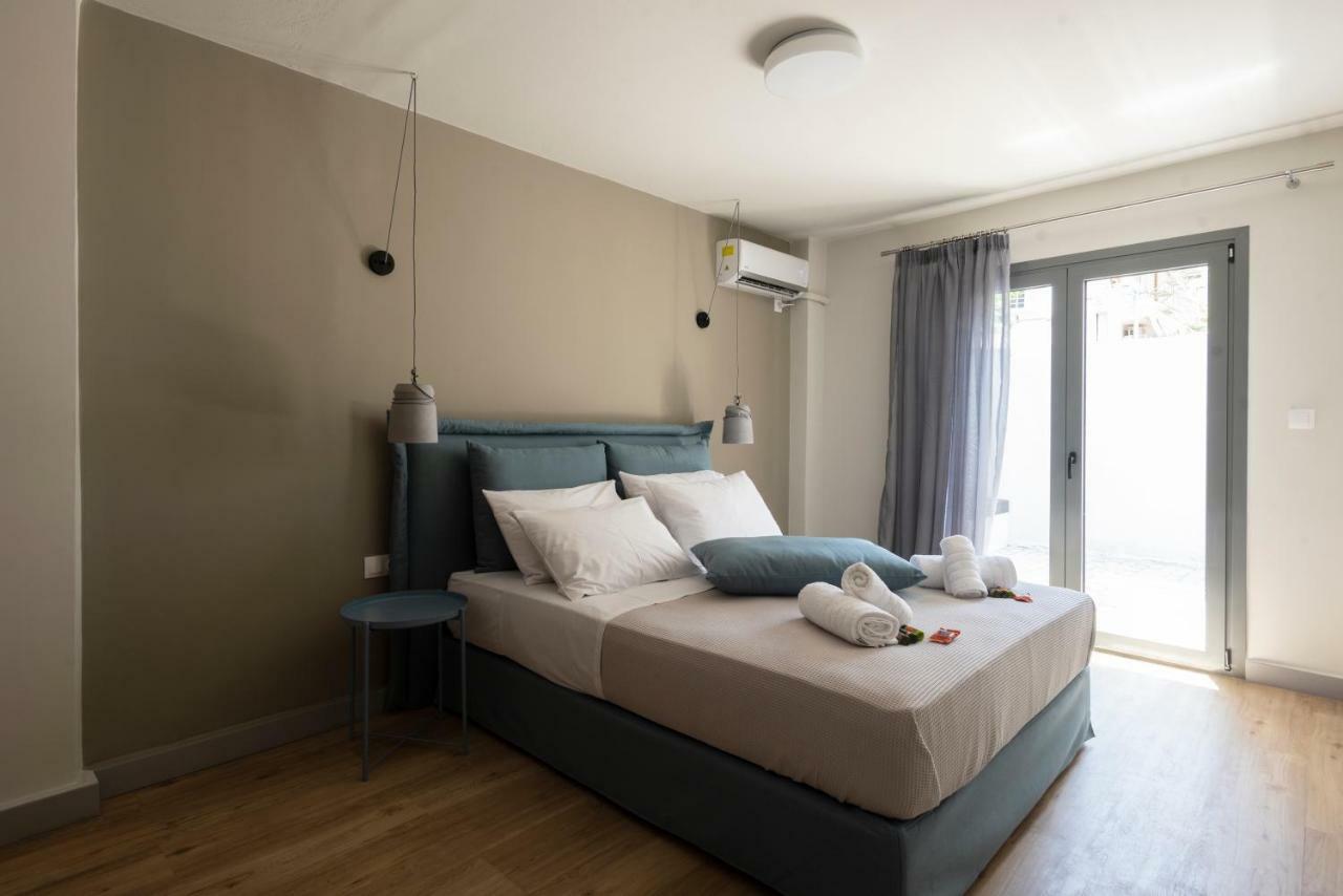 Groundfloor 2Br Apt With Smallyard Near The Heart Of Kalamata Exterior photo