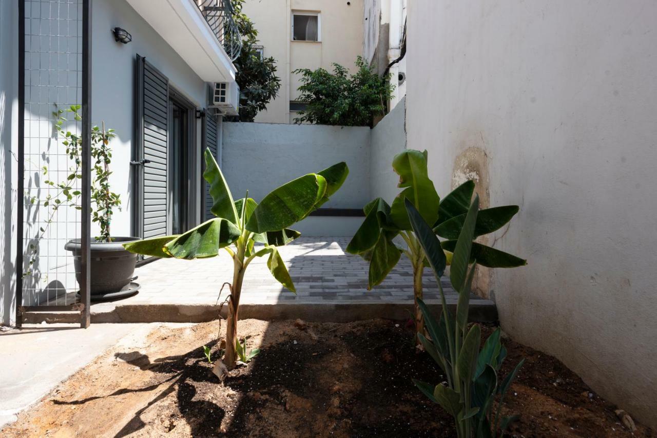 Groundfloor 2Br Apt With Smallyard Near The Heart Of Kalamata Exterior photo