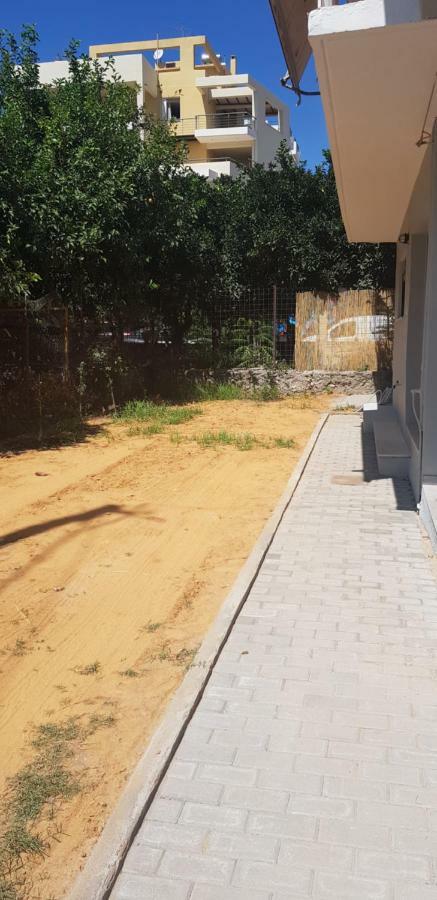 Groundfloor 2Br Apt With Smallyard Near The Heart Of Kalamata Exterior photo